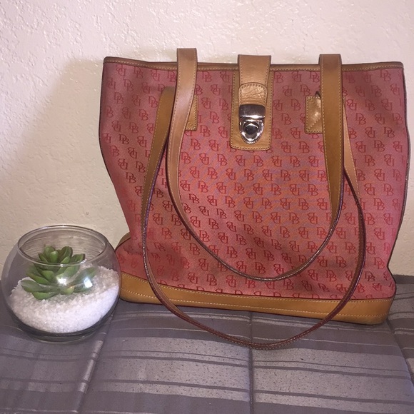 ‼️ SALE!! Near New Dooney and Bourke Bag ‼️ - Picture 2 of 3